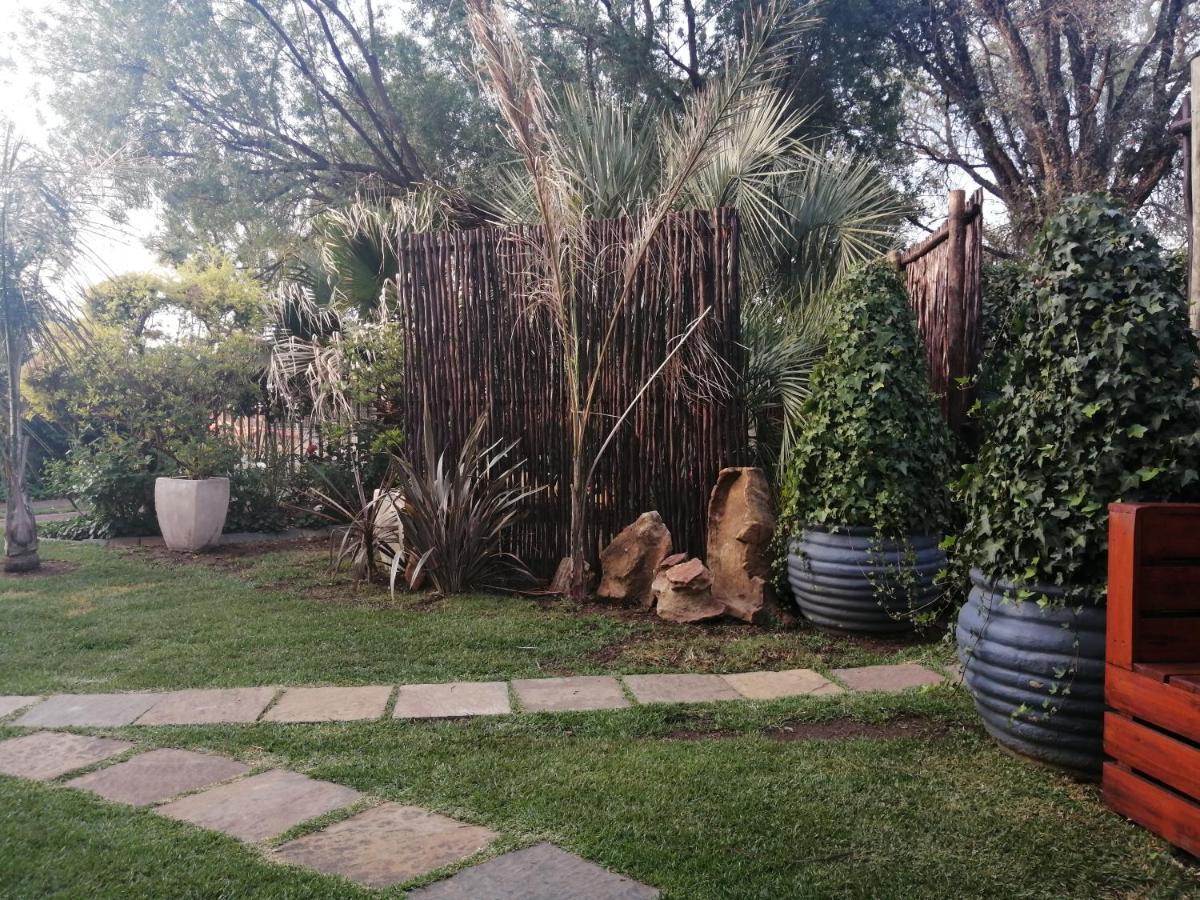Roxy's Rest Guest House Vanderbijlpark Extérieur photo