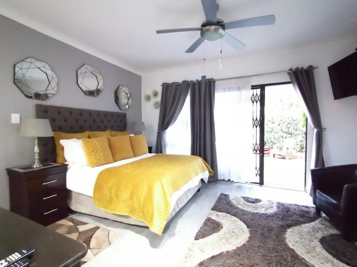 Roxy's Rest Guest House Vanderbijlpark Extérieur photo