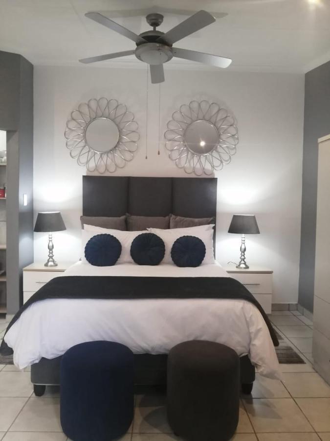 Roxy's Rest Guest House Vanderbijlpark Extérieur photo