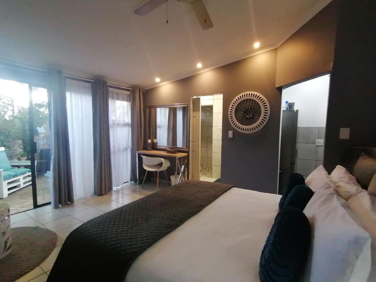 Roxy's Rest Guest House Vanderbijlpark Extérieur photo
